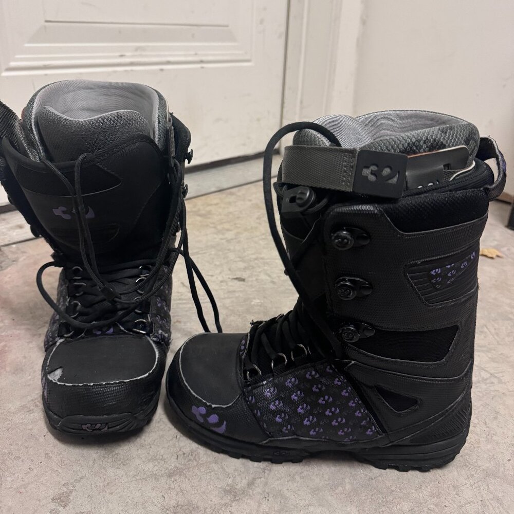Thirtytwo (32) Lashed Lace Up Snowboard Boots Womens Size 7.5 Black Purple Eu 38
